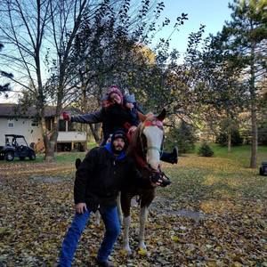 Meet your Posher, Laurie